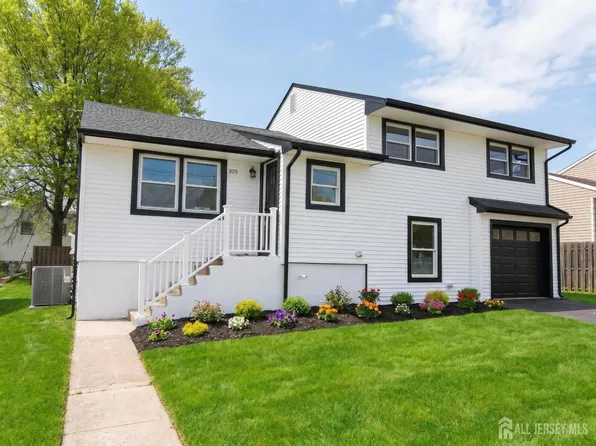 105 Coolidge Ave, Carteret, NJ 07008
