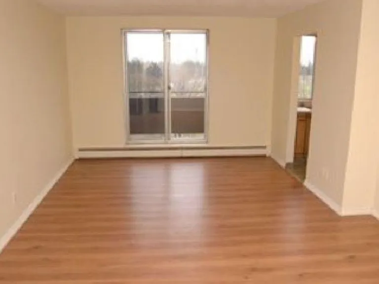 183 Lisgar Ave — Photo 6