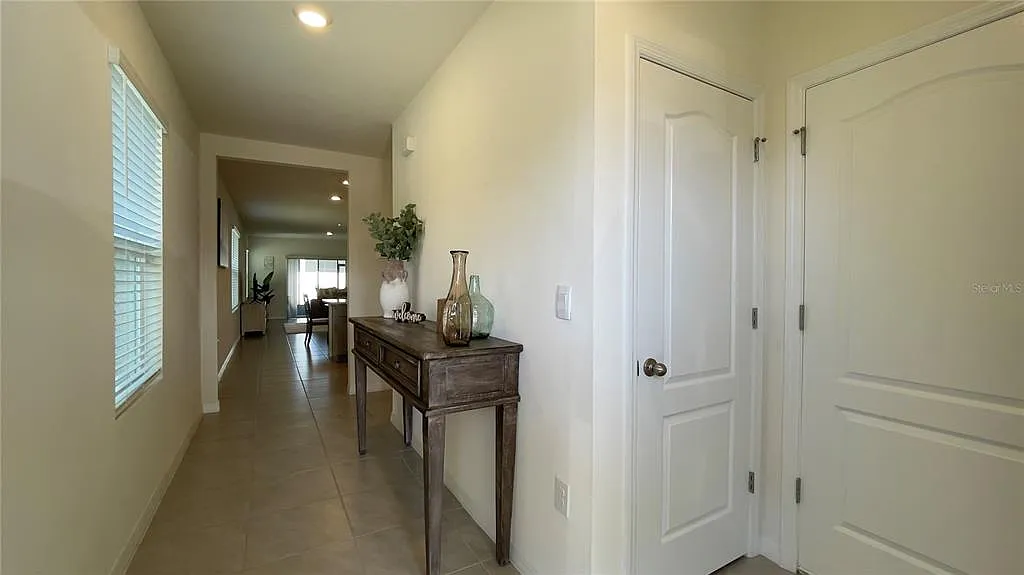 3 bed, 2.0 bath, 1680 sqft, $2,400 — Photo 2