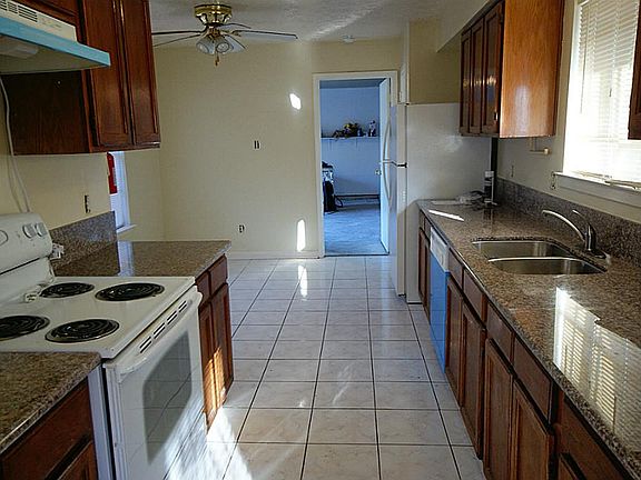 3rd image of 3718 Gamlin Bend Dr