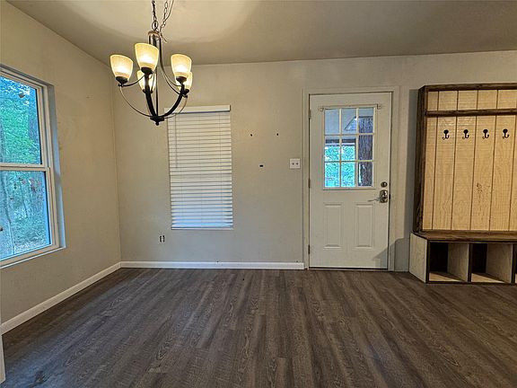 5th image of 1380 Cardinal Ln