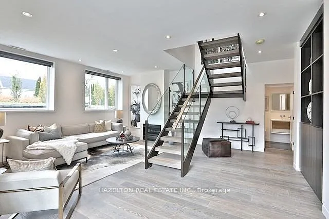 4 bed, $8,400 — Photo 2