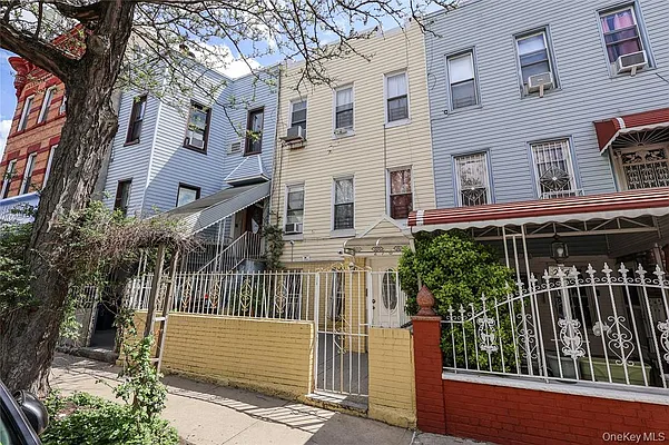 276 Woodbine Street 