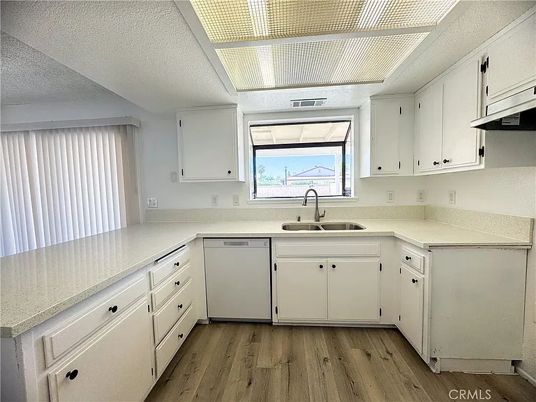 1040 Chagal Ave — Photo 7