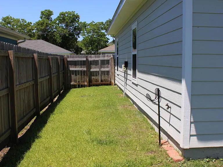 2164 Wind Trace Rd N — Photo 25
