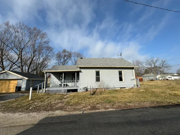 1005 1/2 Little Lundy St, Streator, IL 61364
