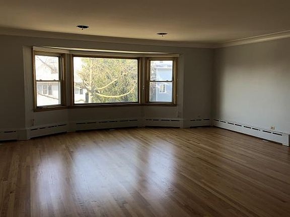 3rd image of 905 N 23rd Ave #2