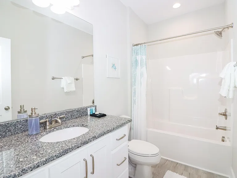 817 N New River Dr #A — Photo 11