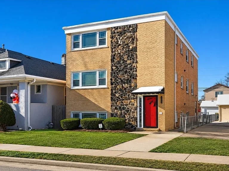 2232 N Harlem Ave #2 — Photo 1