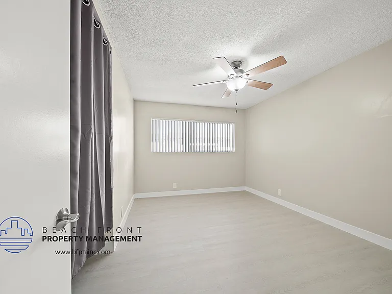 12236 Manor Dr. — Photo 26