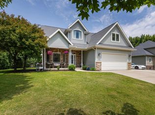 816 Chickadee Dr, Cambridge, WI 53523