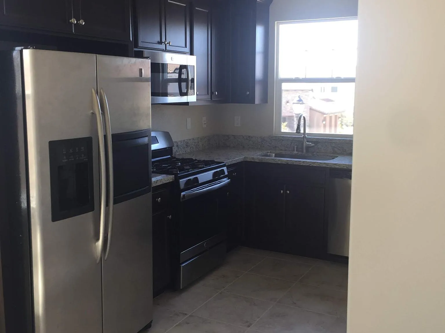 223 E Cara Ct — Photo 1