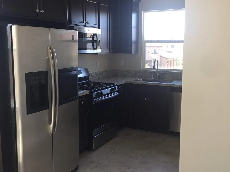 223 E Cara Ct