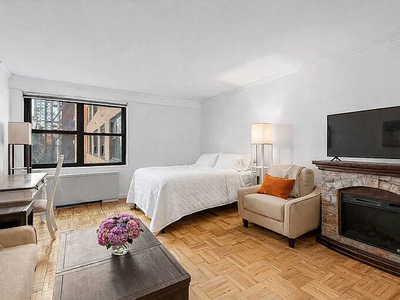 2nd image of 301 E 69th St APT 3N