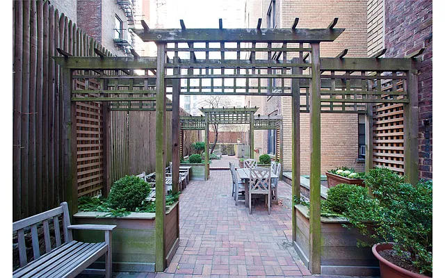 Sold by Douglas Elliman | media 21
