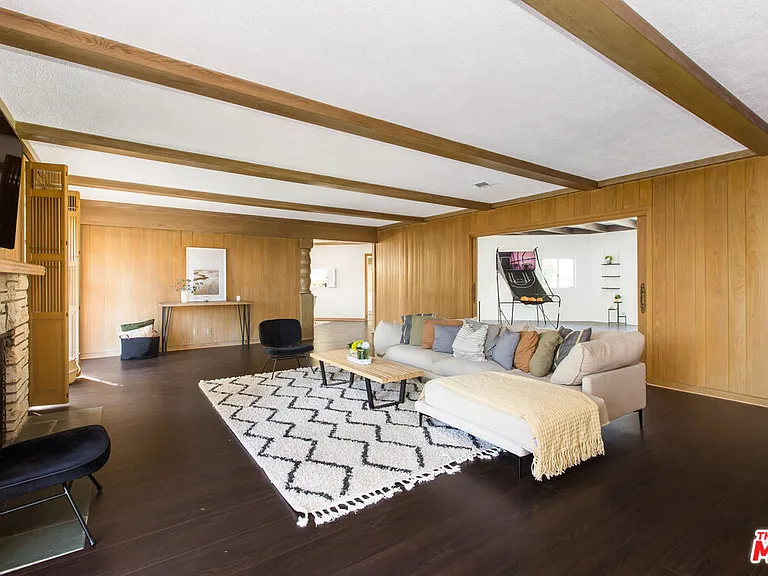 19471 Rosita St — Photo 3