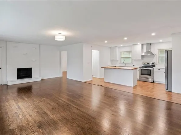 11809 E 48th Ter, Kansas City, MO 64133