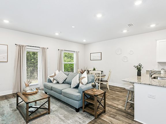 5th image of 1535 Iroquois Ct