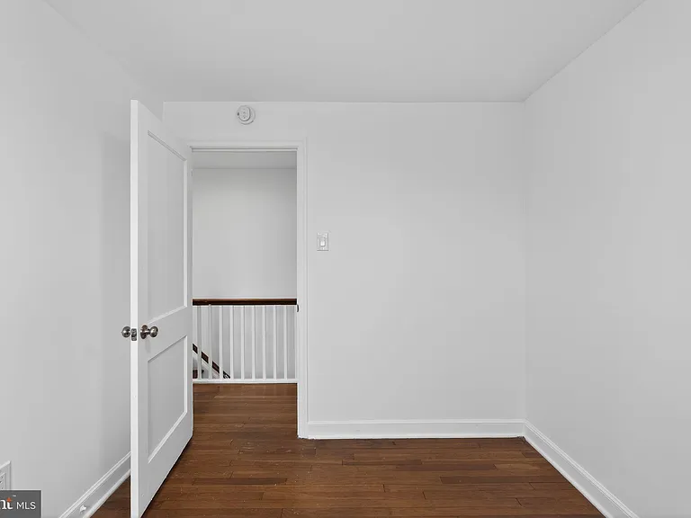 439 E 11th Ave — Photo 16