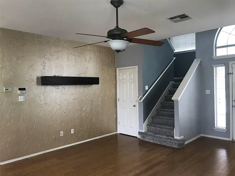 11321 Fletcher Hall Ln — Photo 10