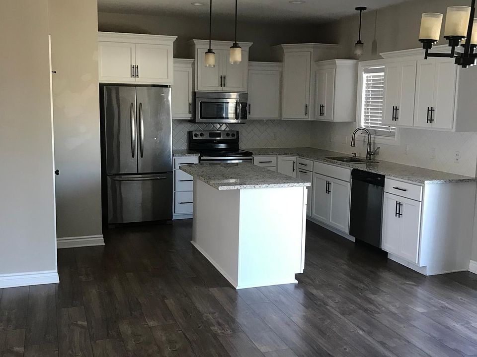 2nd image of 624 Prairie Ln