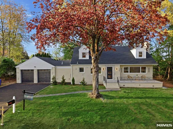30 Birch St, Emerson, NJ 07630