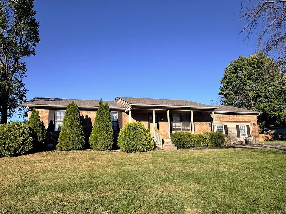 323 Lincoln Dr