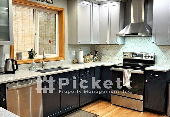 4th image of 12859 Westridge Dr NW