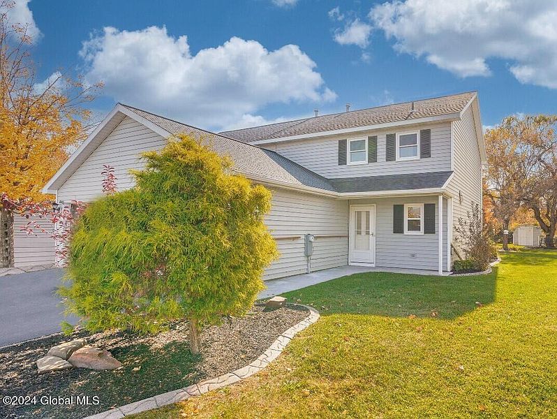 2nd image of 20 Marsdale Court