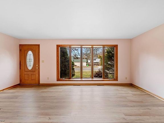 5th image of 2501 Armstrong Dr