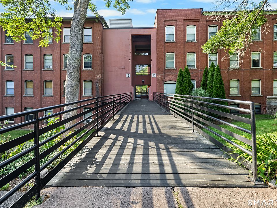 1st image of 222 Williams Street East #121