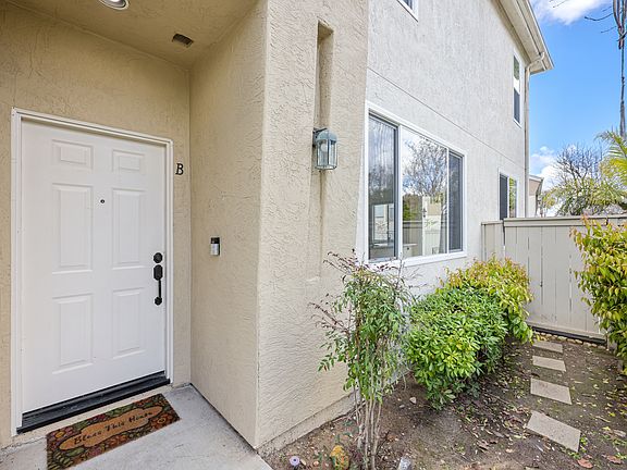 4th image of 11869 Spruce Run Dr APT B