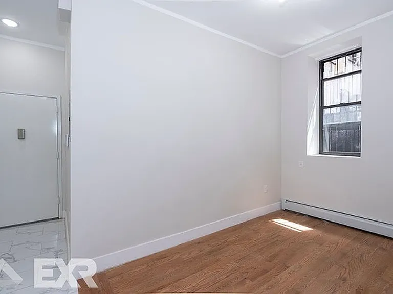 647 Courtlandt Ave #1 — Photo 4