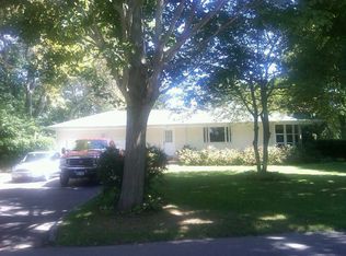 90 Breese Ln, Southampton, NY 11968