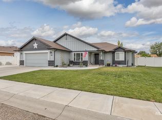 658 NW 14th St, Ontario, OR 97914