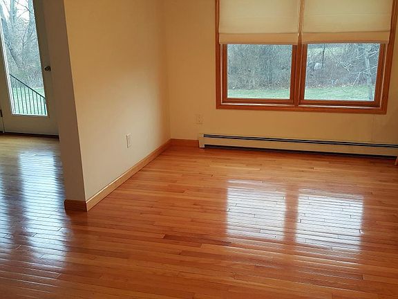 dining area in kitchen