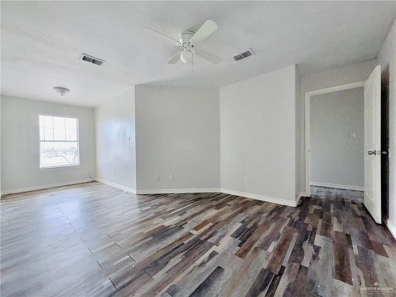 4th image of 3304 N Palm Leaf Cir