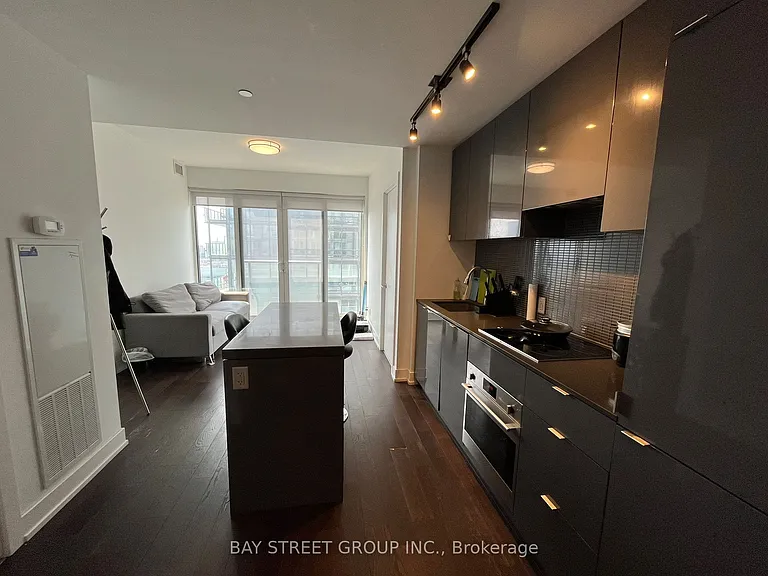 7 Grenville St #3401 — Photo 14