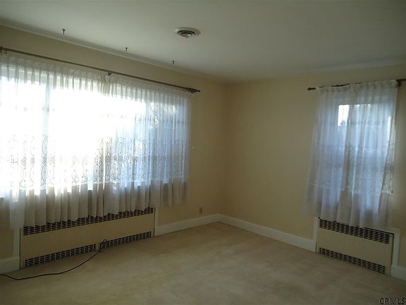 3rd image of 246 Ormond St