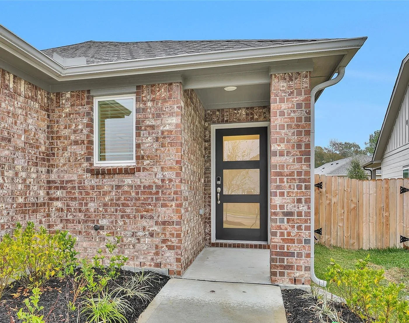 3 bed, 2.0 bath, 1518 sqft, $1,850 — Photo 2