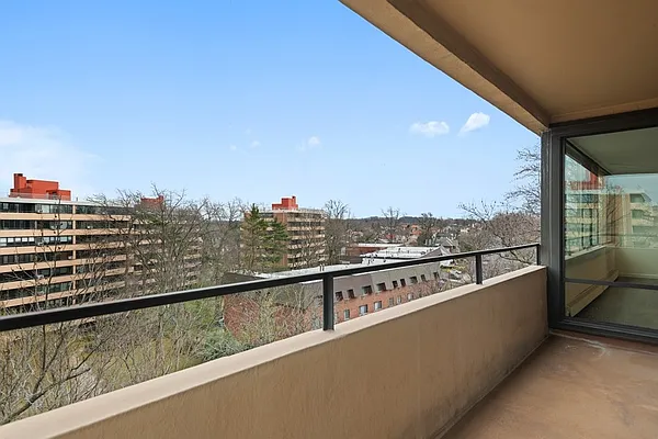 Sold by Shares of New York Marketing LLC | media 26