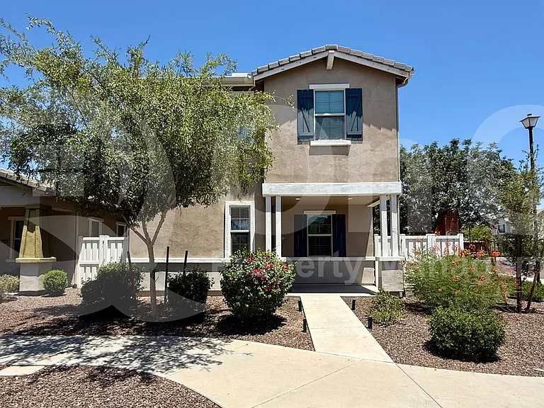 3749 E Stiles Ln — Photo 1
