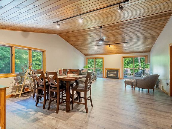 5th image of 2424 Sourwood Dr