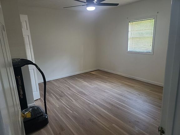 3rd image of 34 Elm Ct