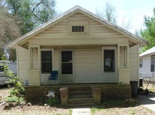 409 E 4th Ave, Winfield, KS 67156