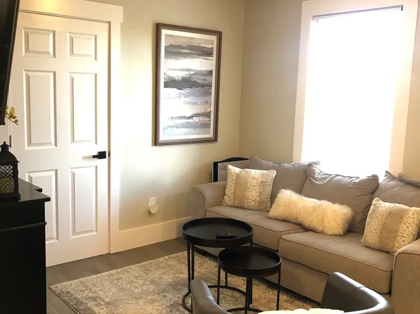 832 N Prospect St #1, Tacoma, WA 98406