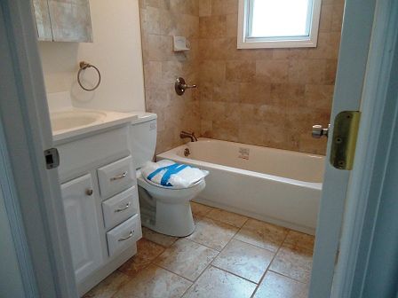 3rd image of 915 Hastings St