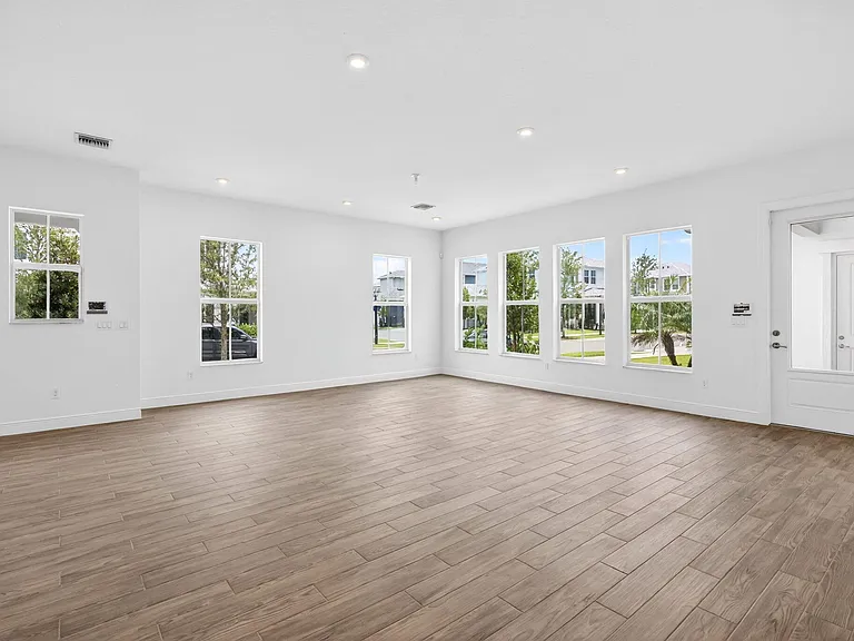 7932 SW Ann St — Photo 13