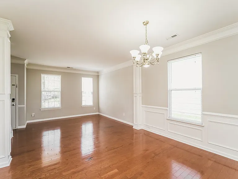 620 Wrayhill Dr — Photo 7