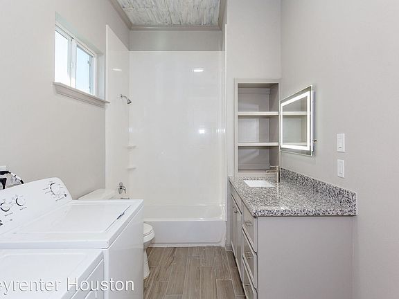 4th image of 215 N Milby St APT 1